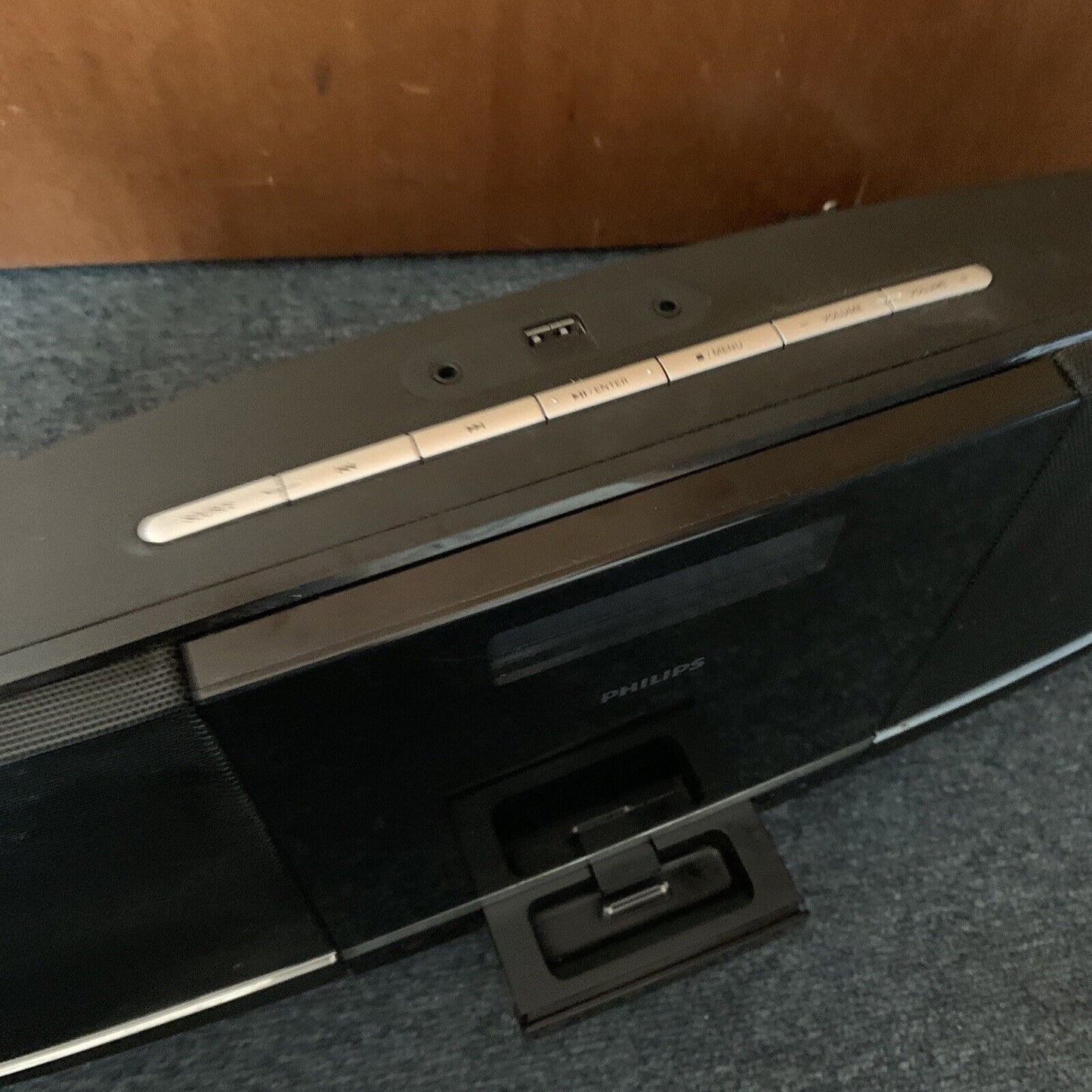 Philips DCB293/79 Speaker AUX iPod dock CD FM DAB+ Radio *CD Tray Not Opening