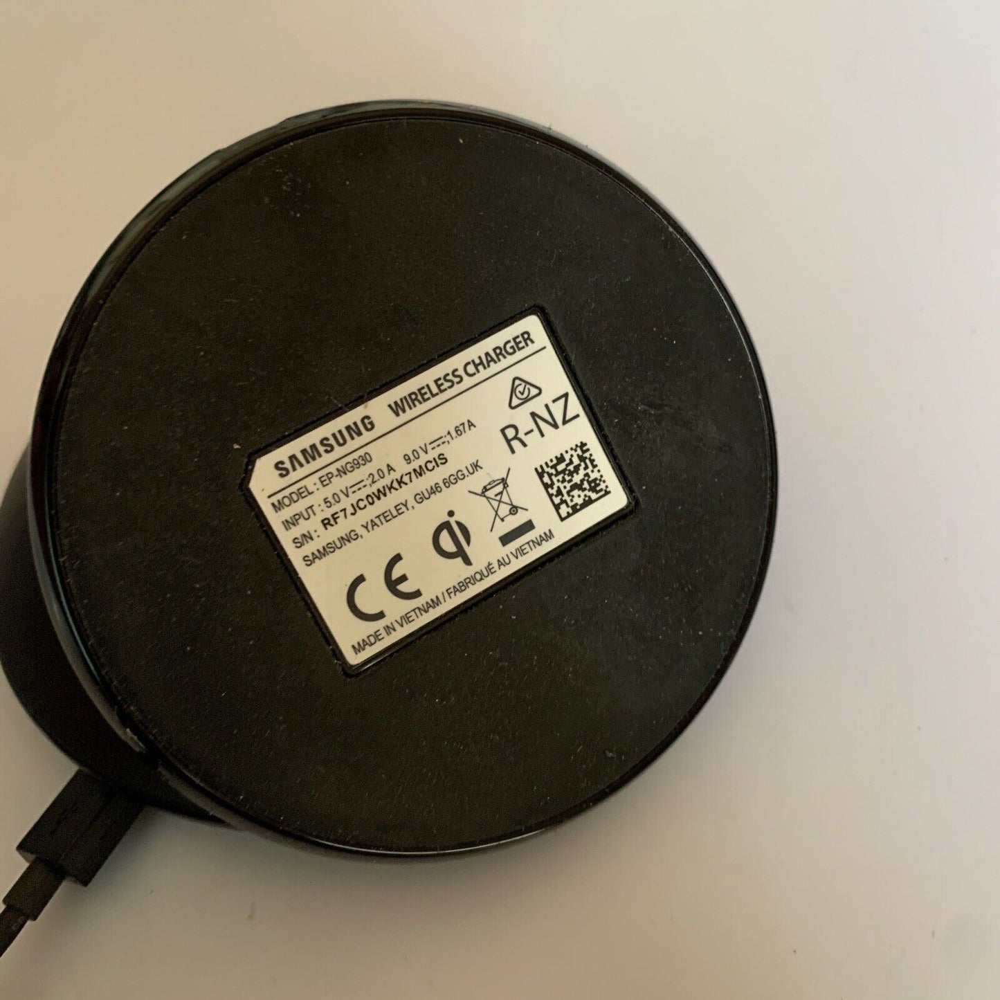 Official Samsung Fast Wireless Charger EP-NG930