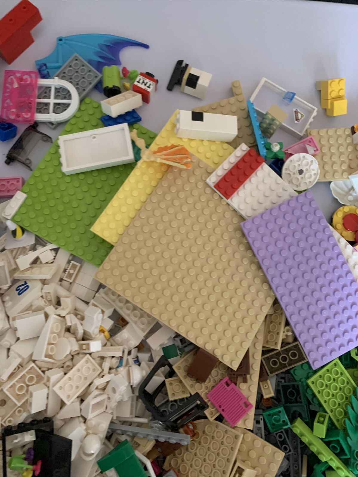 Lego Bulk Genuine Batman Lot Large and Small Pieces 1.86kg