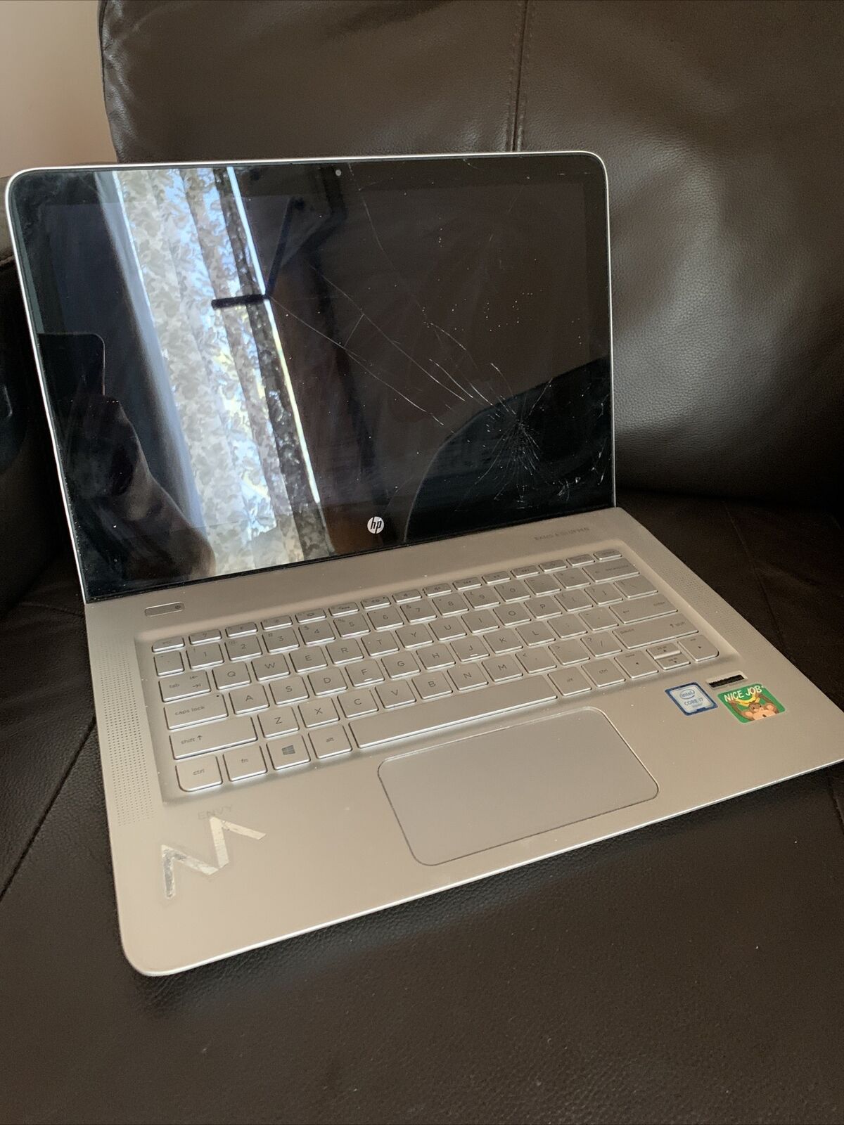 HP  7265NGW i7 Laptop *For Parts Or Repair Doesn't Turn On and Cracked LCD