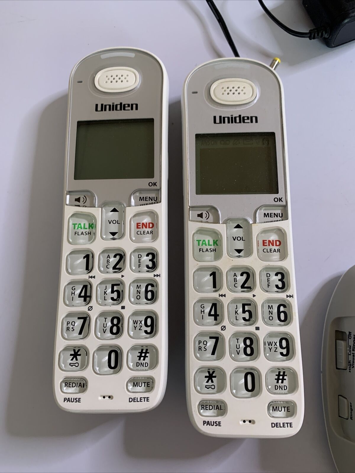 Uniden Loud & Clear Visual and Hearing Impaired Cordless Phone SSE35+1 NBN Ready