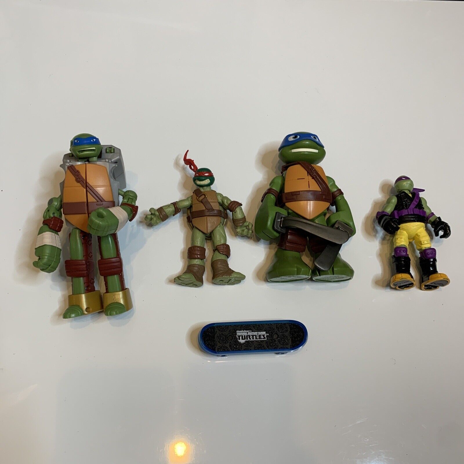 4x Teenage Mutant Ninja Turtles Figure & Skateboard Playmates 2012 Leo ...