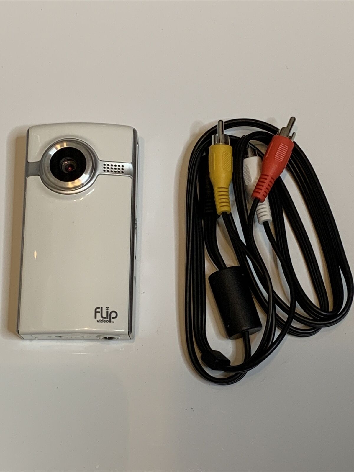 Flip Video Portable Camcorder Camera 1 GB White Pocket Size F230W