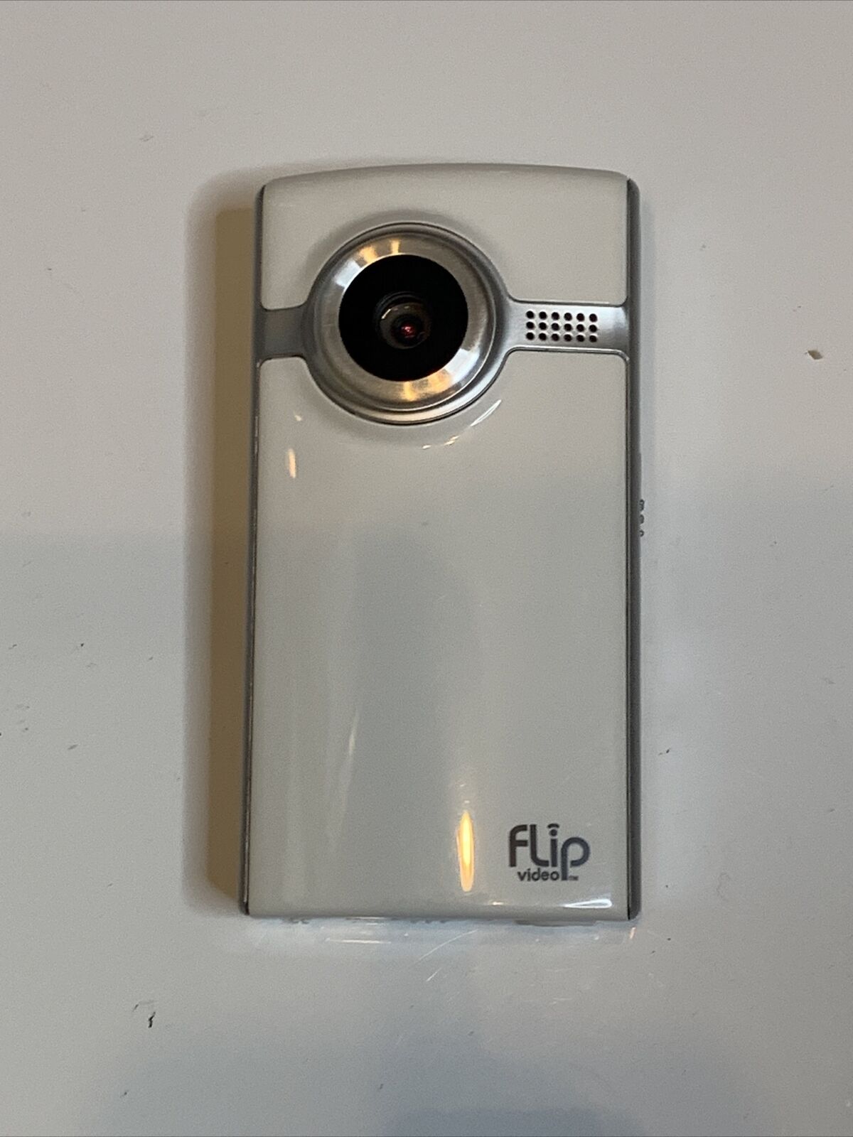 Flip Video Portable Camcorder Camera 1 GB White Pocket Size F230W
