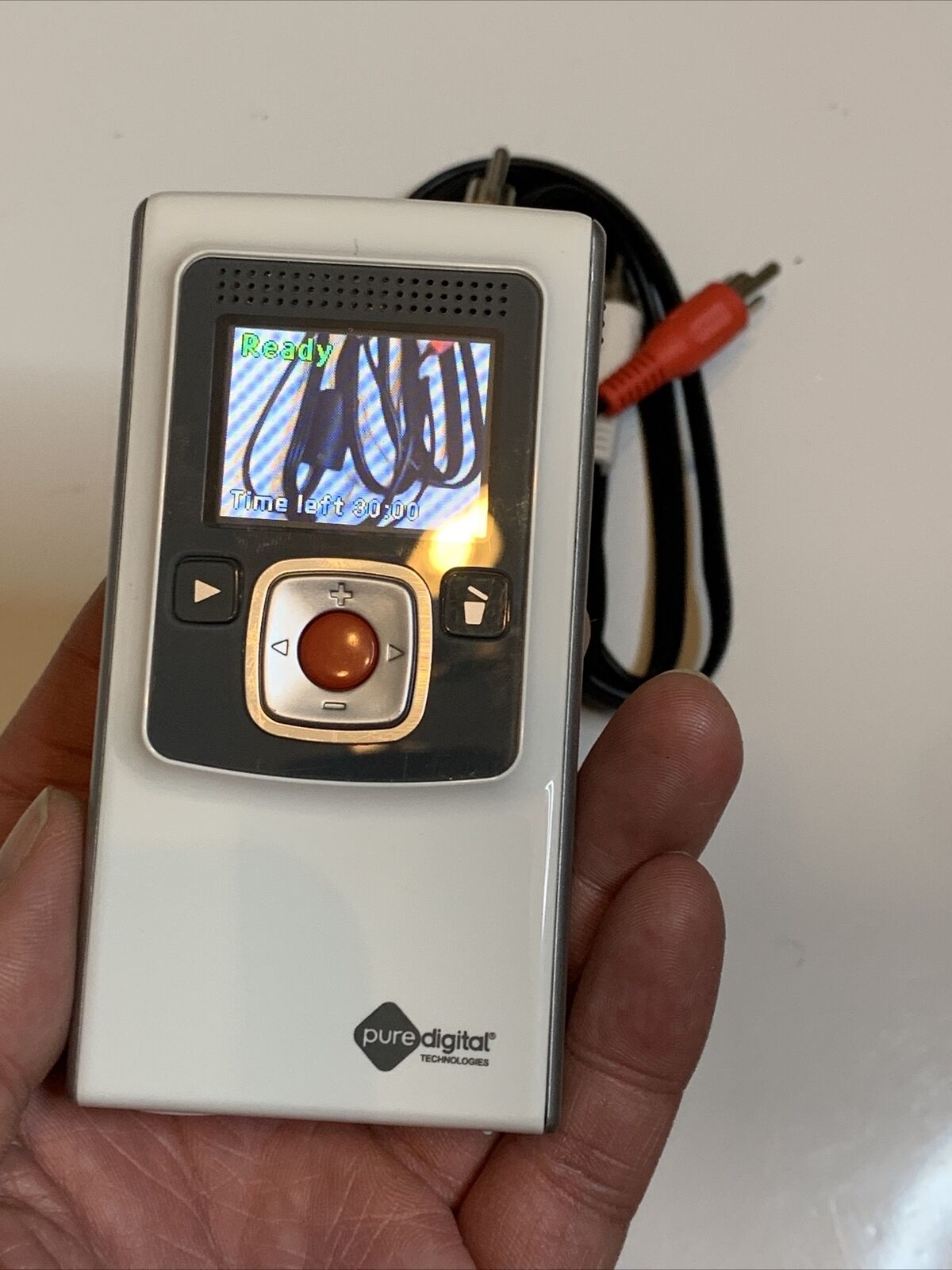 Flip Video Portable Camcorder Camera 1 GB White Pocket Size F230W