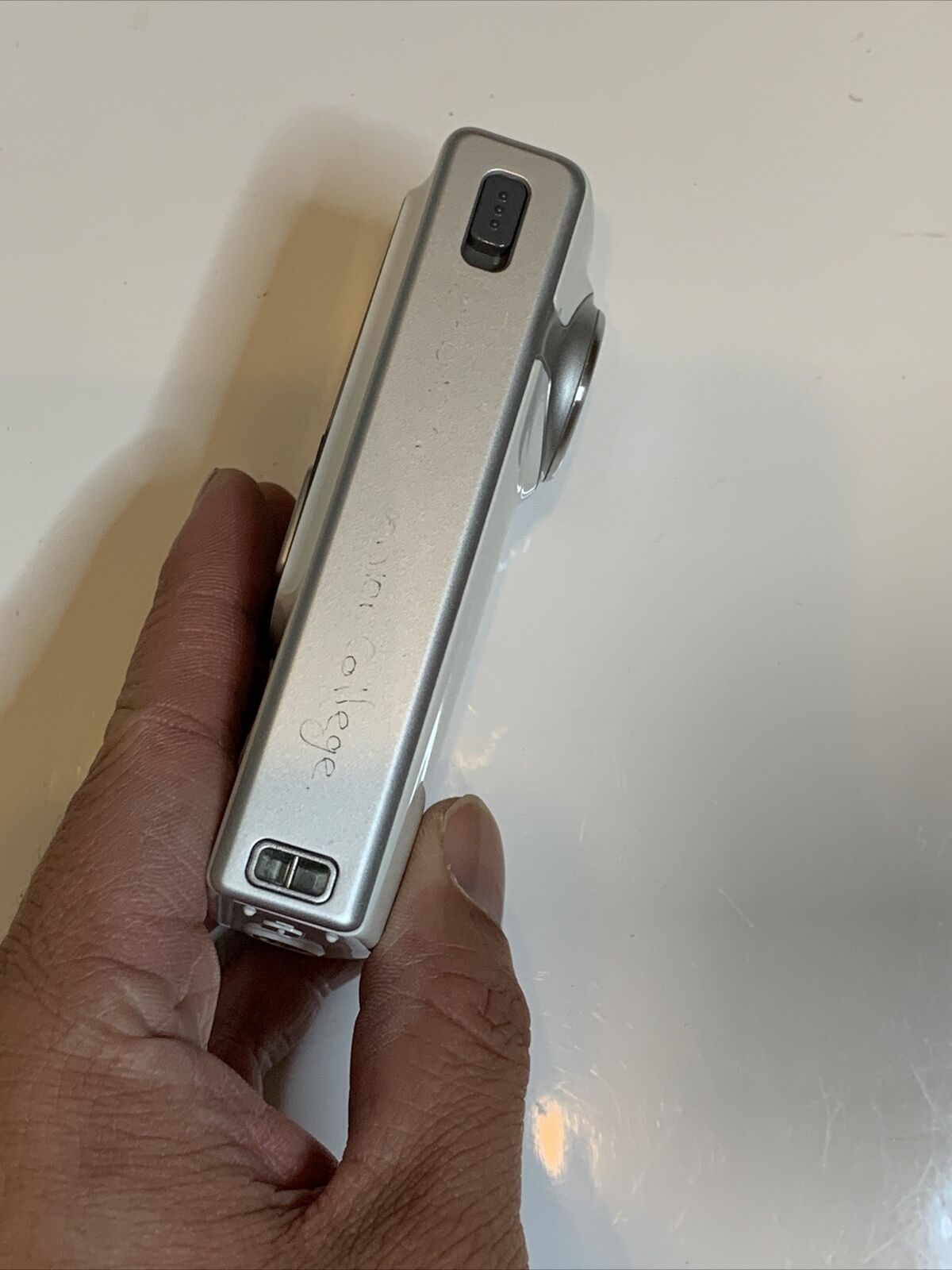 Flip Video Portable Camcorder Camera 1 GB White Pocket Size F230W