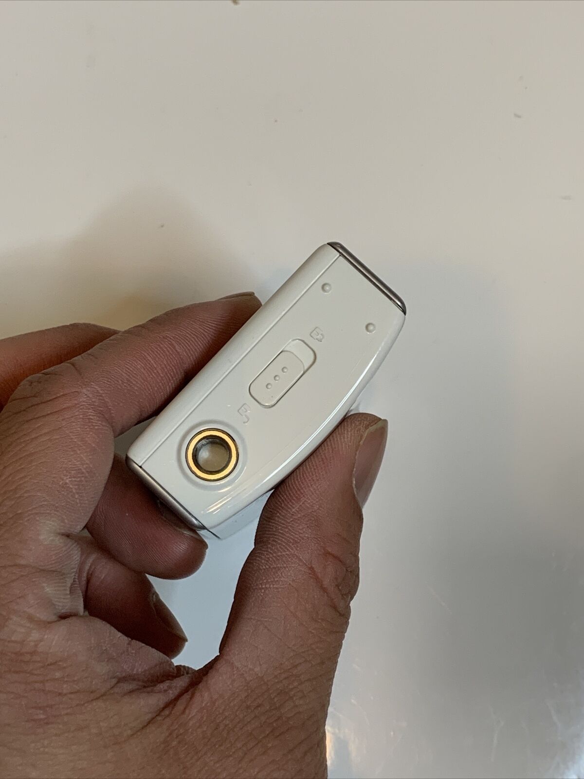Flip Video Portable Camcorder Camera 1 GB White Pocket Size F230W