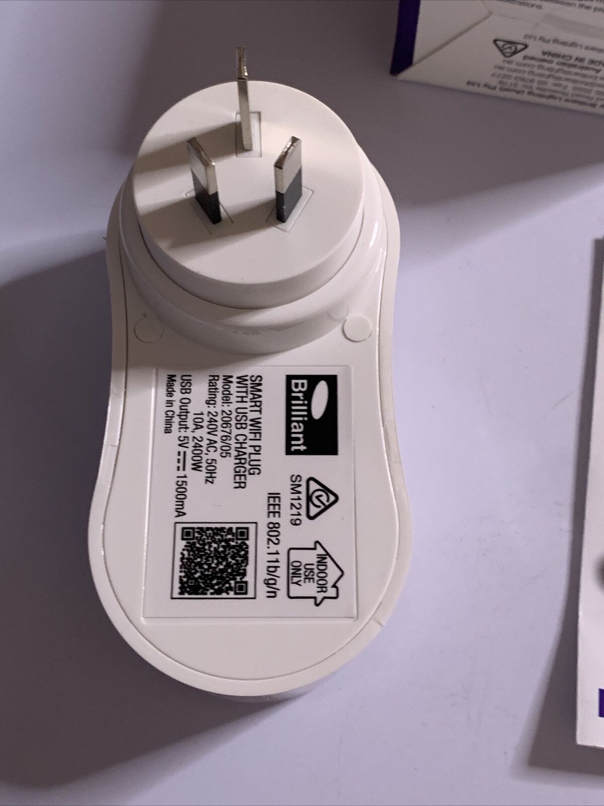 Brilliant Smart WiFi Plug with USB Charger