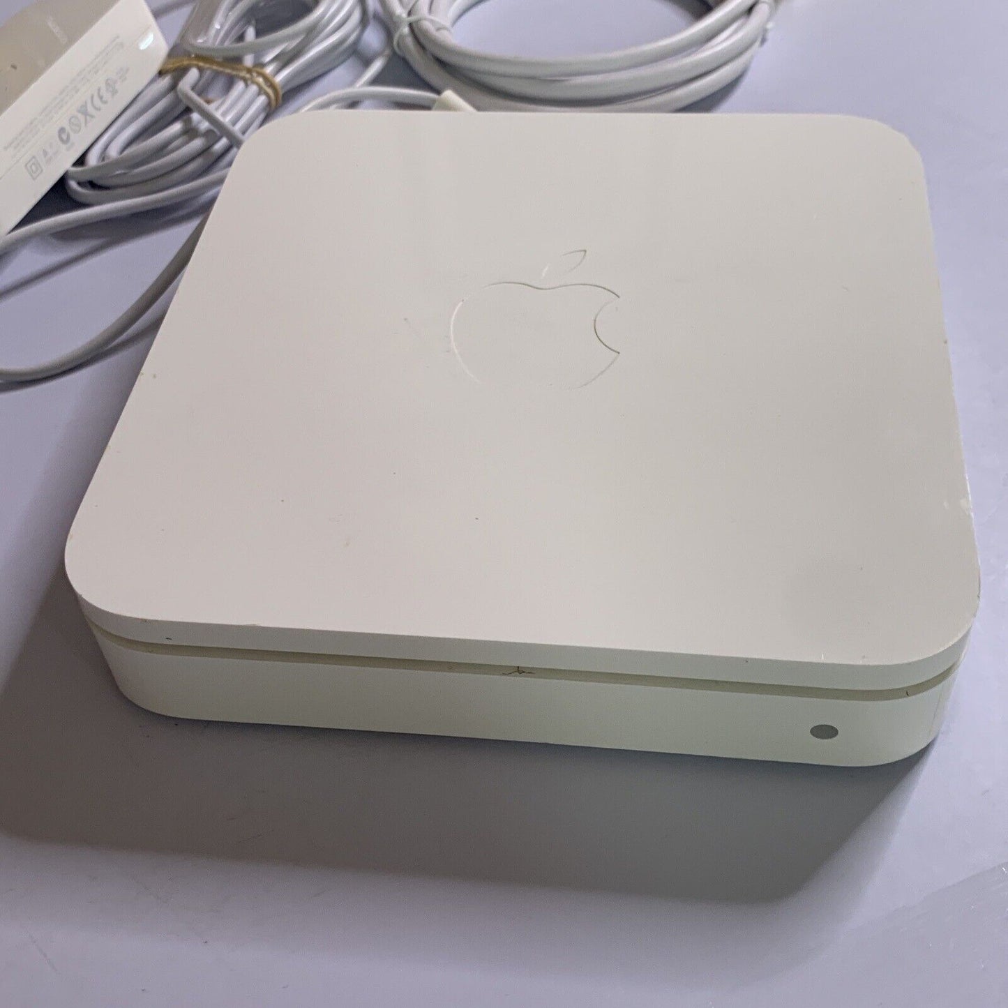 Apple Airport Extreme Base Station 802.11n 4th Gen WiFi Wireless Router A1354