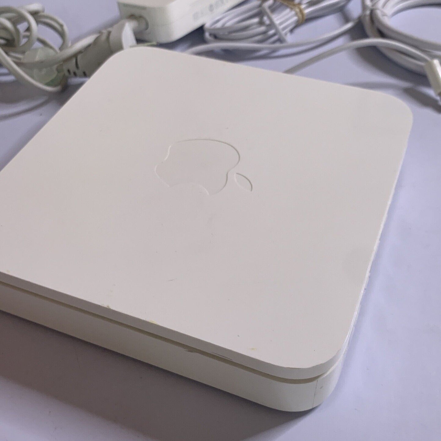 Apple Airport Extreme Base Station 802.11n 4th Gen WiFi Wireless Router A1354