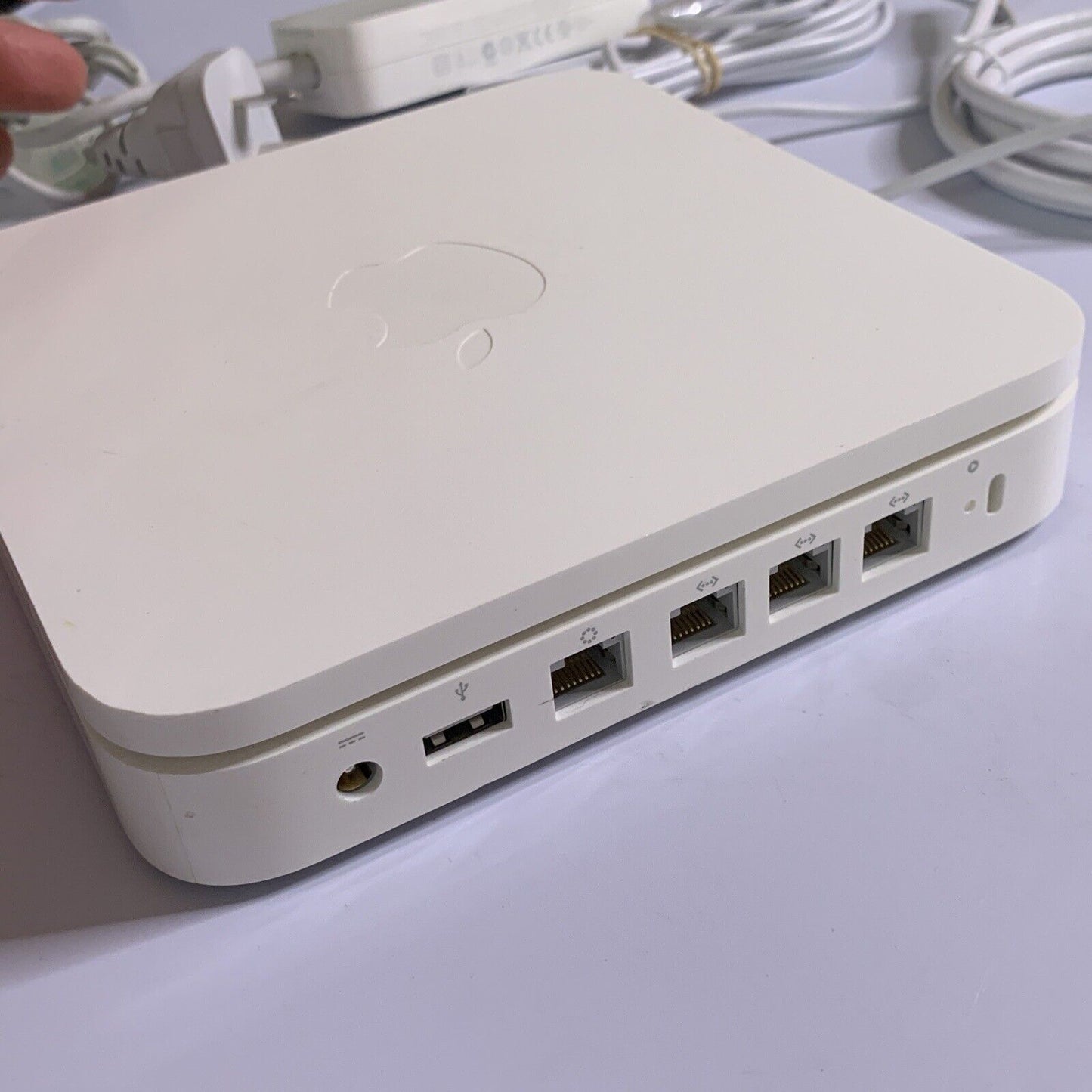 Apple Airport Extreme Base Station 802.11n 4th Gen WiFi Wireless Router A1354