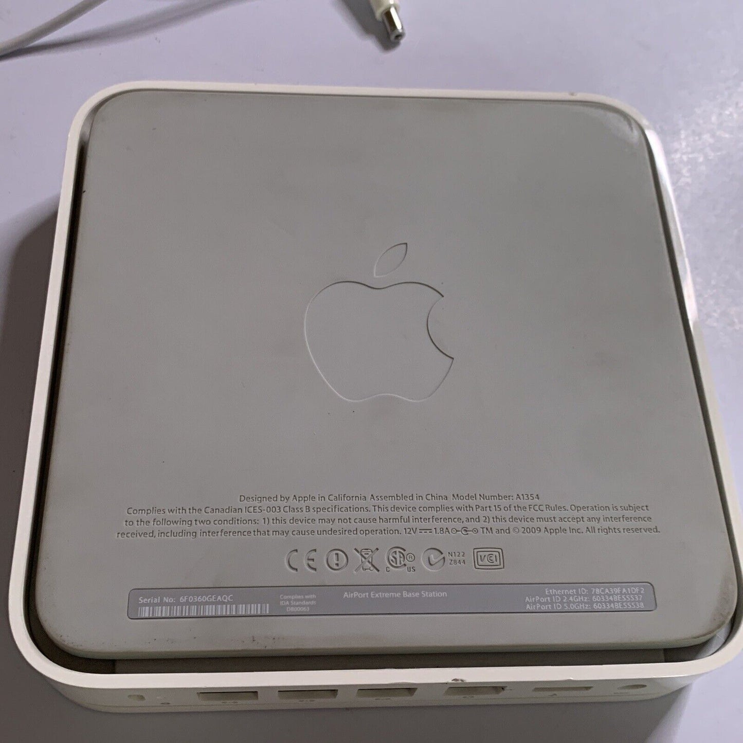 Apple Airport Extreme Base Station 802.11n 4th Gen WiFi Wireless Router A1354