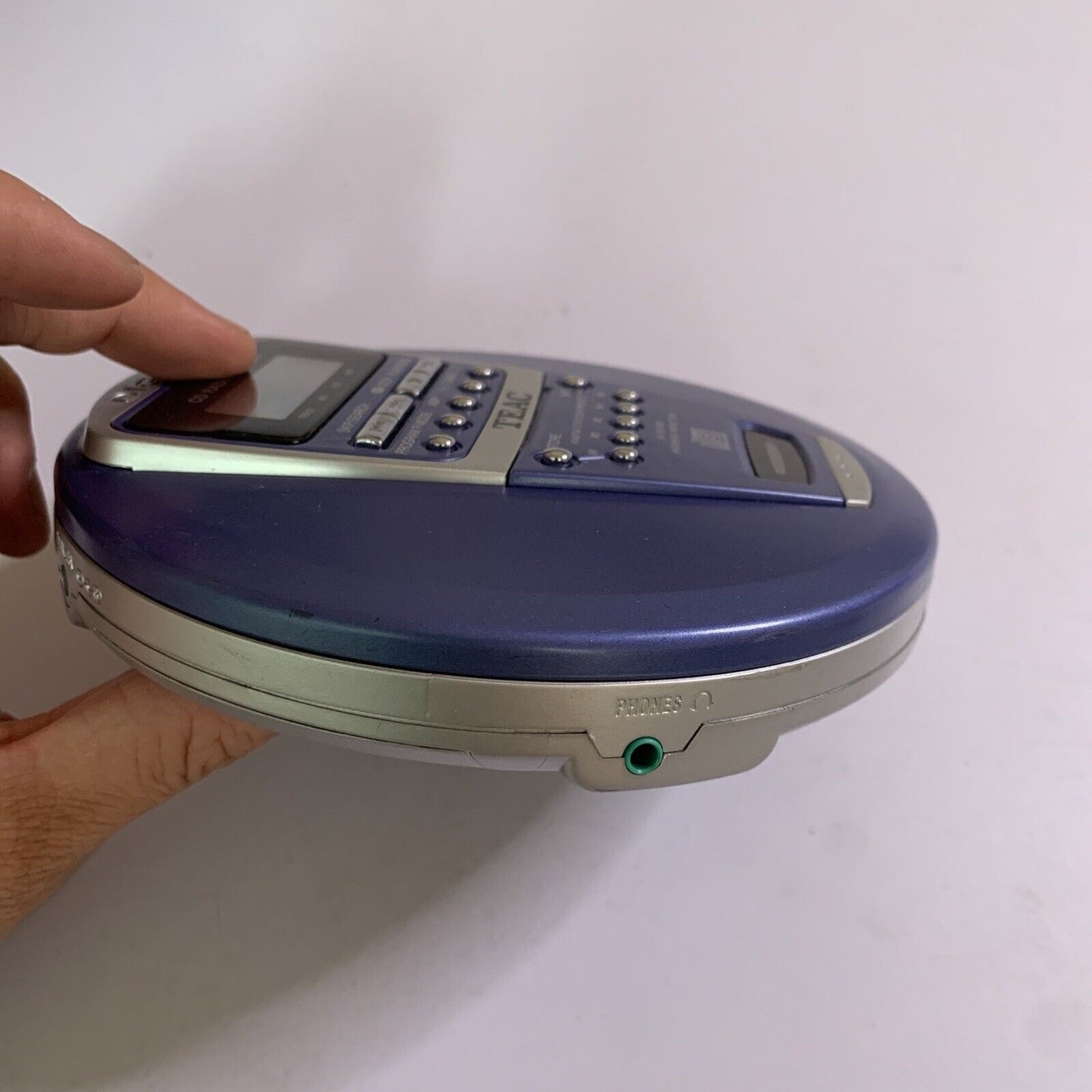 Teac Portable CD and AM/FM Radio Player PD-P239 with Anti-Shock Protection