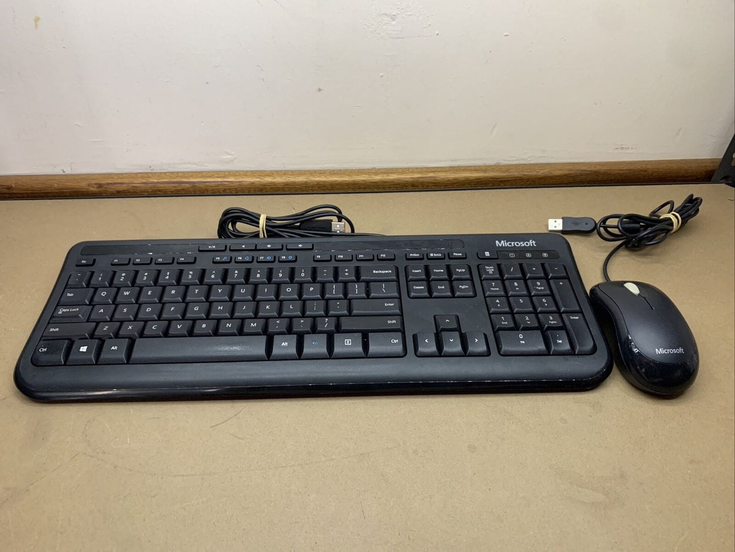 Microsoft Desktop 600 USB Wired Keyboard and Mouse Combo Black