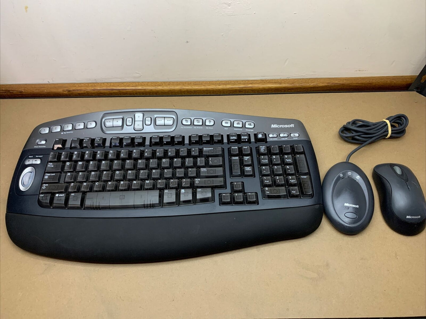 Microsoft Wireless Desktop Elite Keyboard And Mouse Combo Model 1011