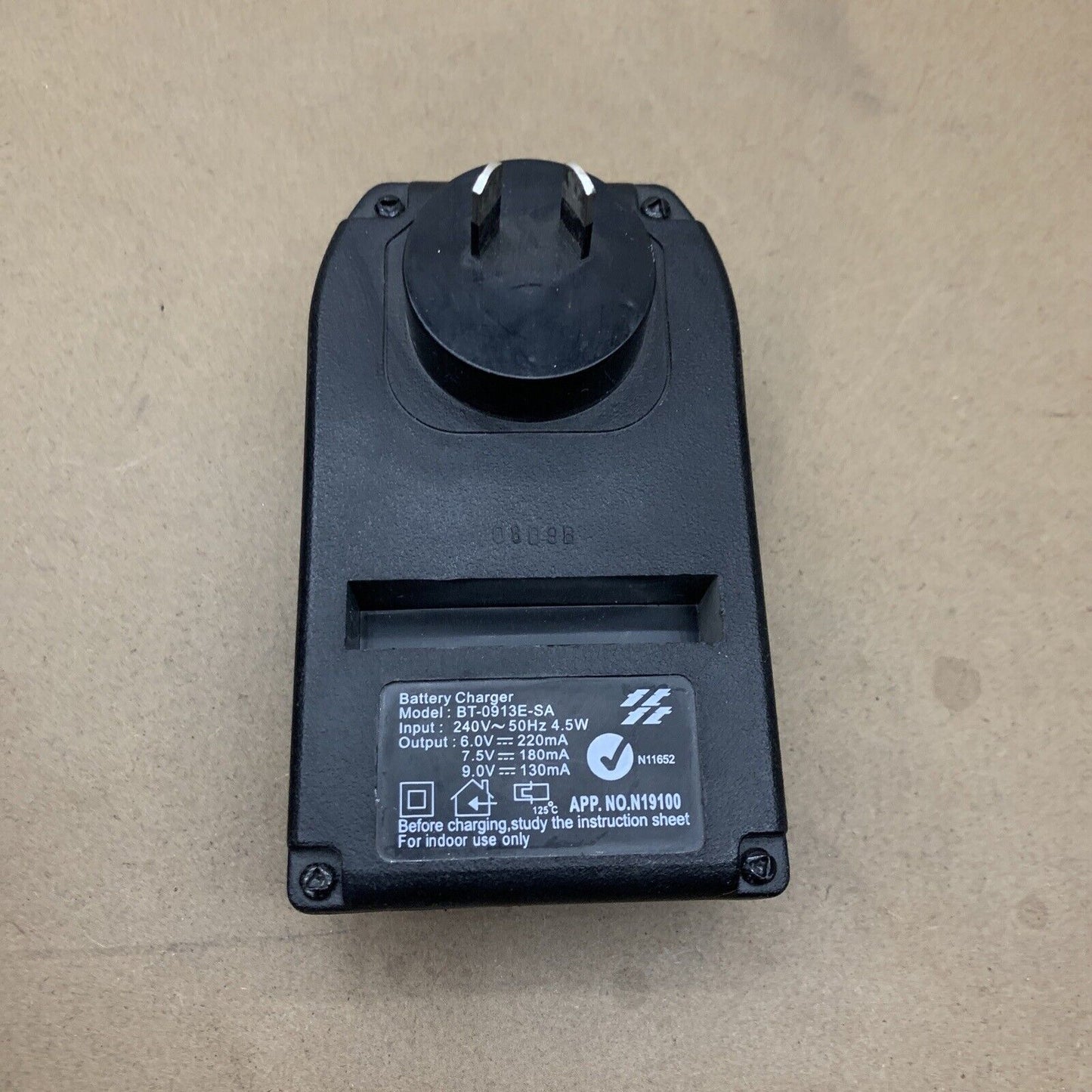 Digit Pro Series Battery Charger BT-0913E-SA