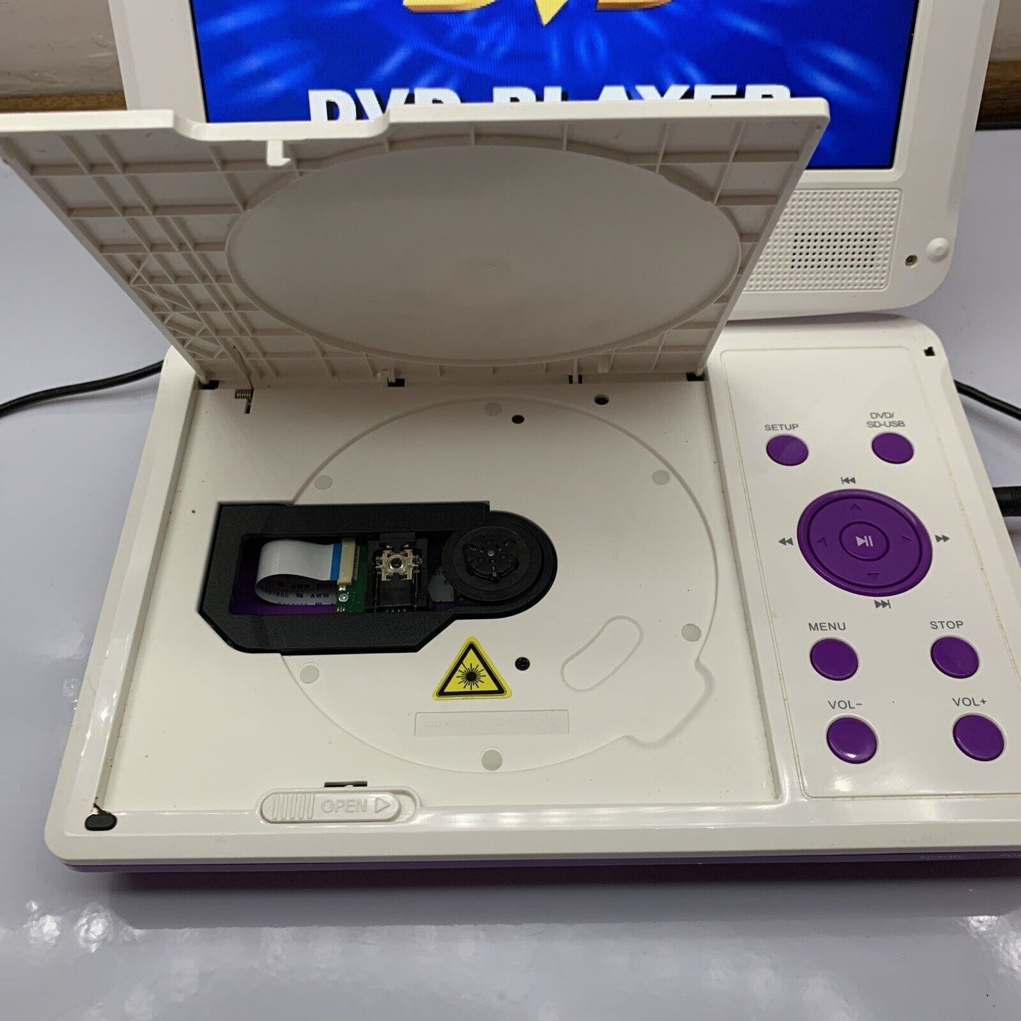 Rank Arena Portable 9" DVD Player 22.5cm RA-17 Region 4