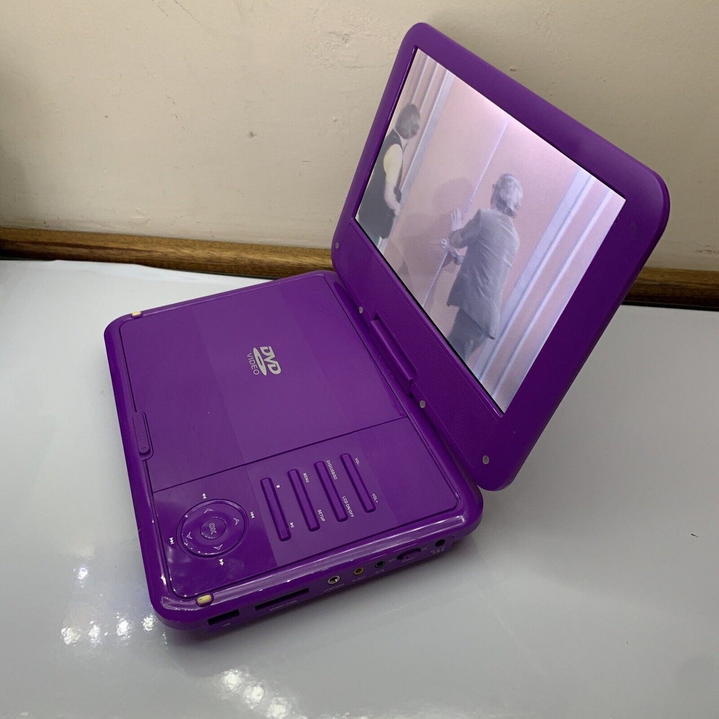 Audiosonic Portable 9" DVD Player Region 4 PD-924 Purple