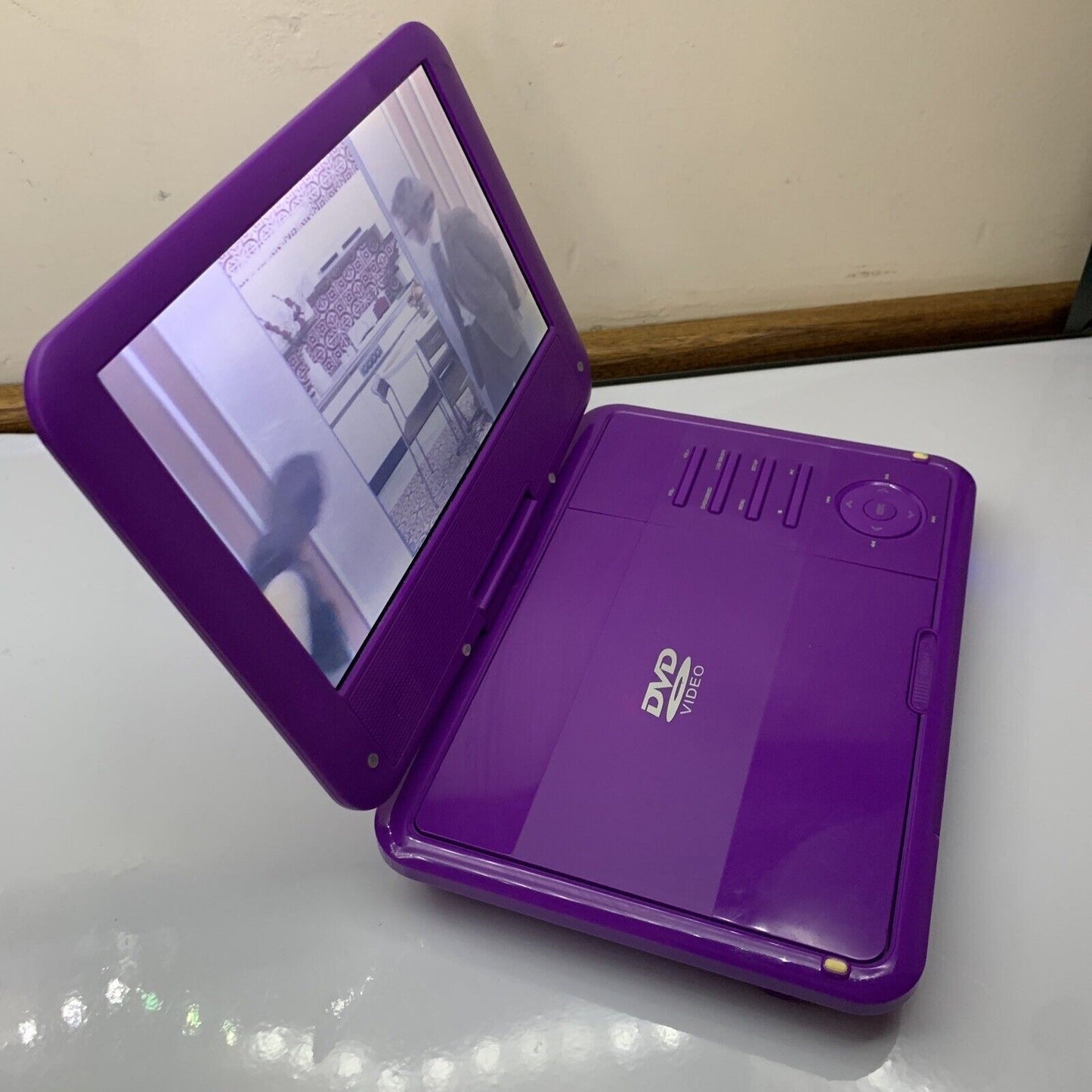 Audiosonic Portable 9" DVD Player Region 4 PD-924 Purple