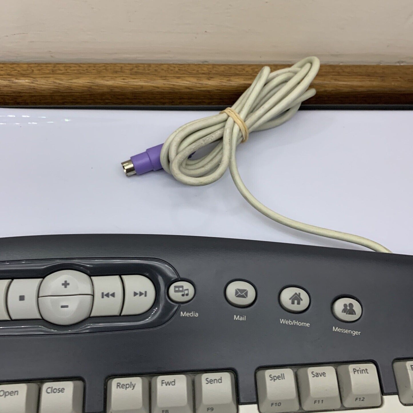 Microsoft MultiMedia Keyboard 1.0A KB-0168 PS/2 Wired – Retro Unit