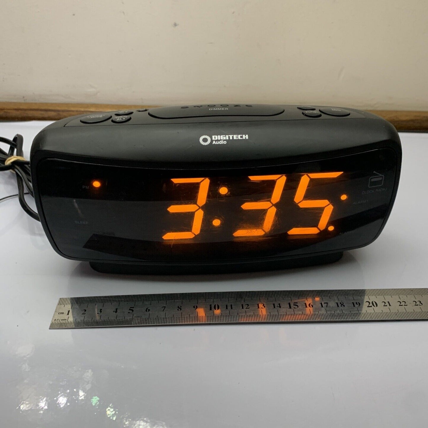 Digitech Big Display Alarm Clock Radio AR-1932