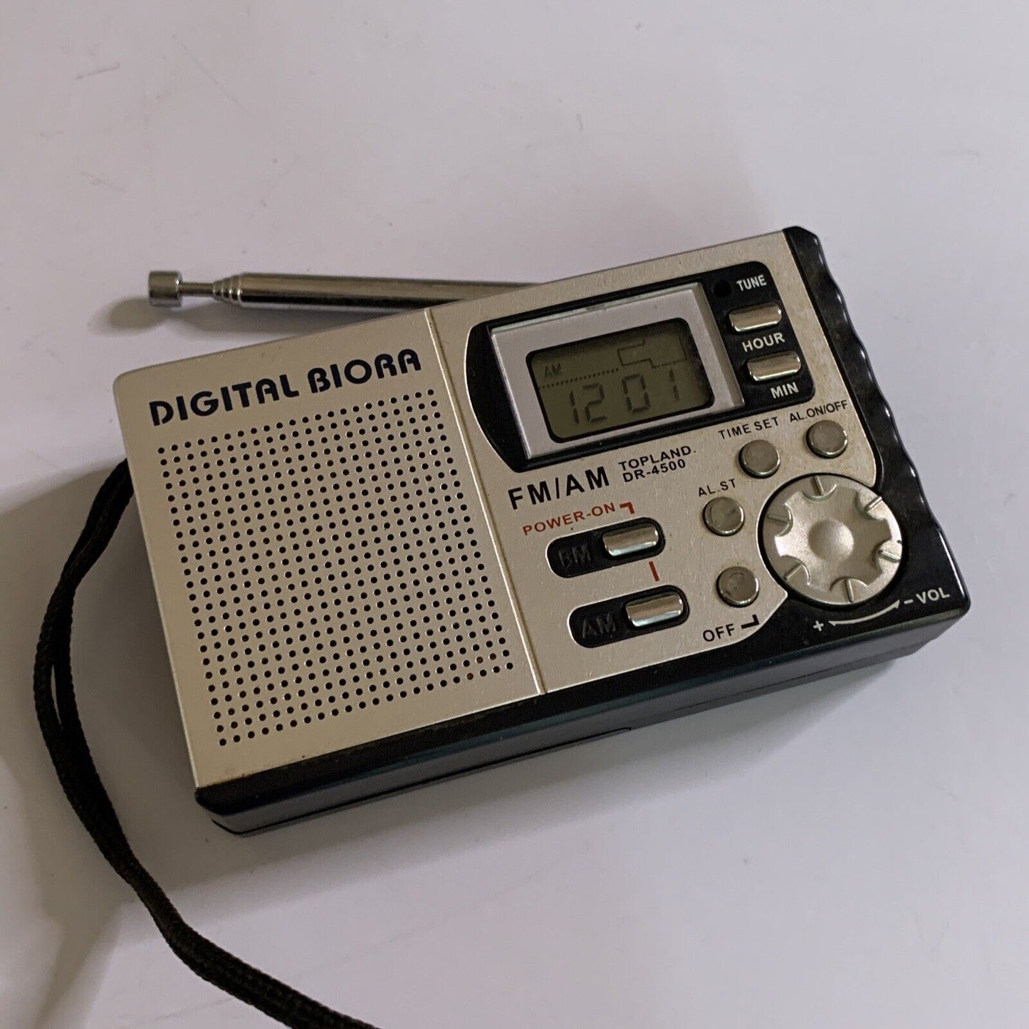 Portable Topland AM/FM Radio With Alarm Clock with Speaker DR-4500