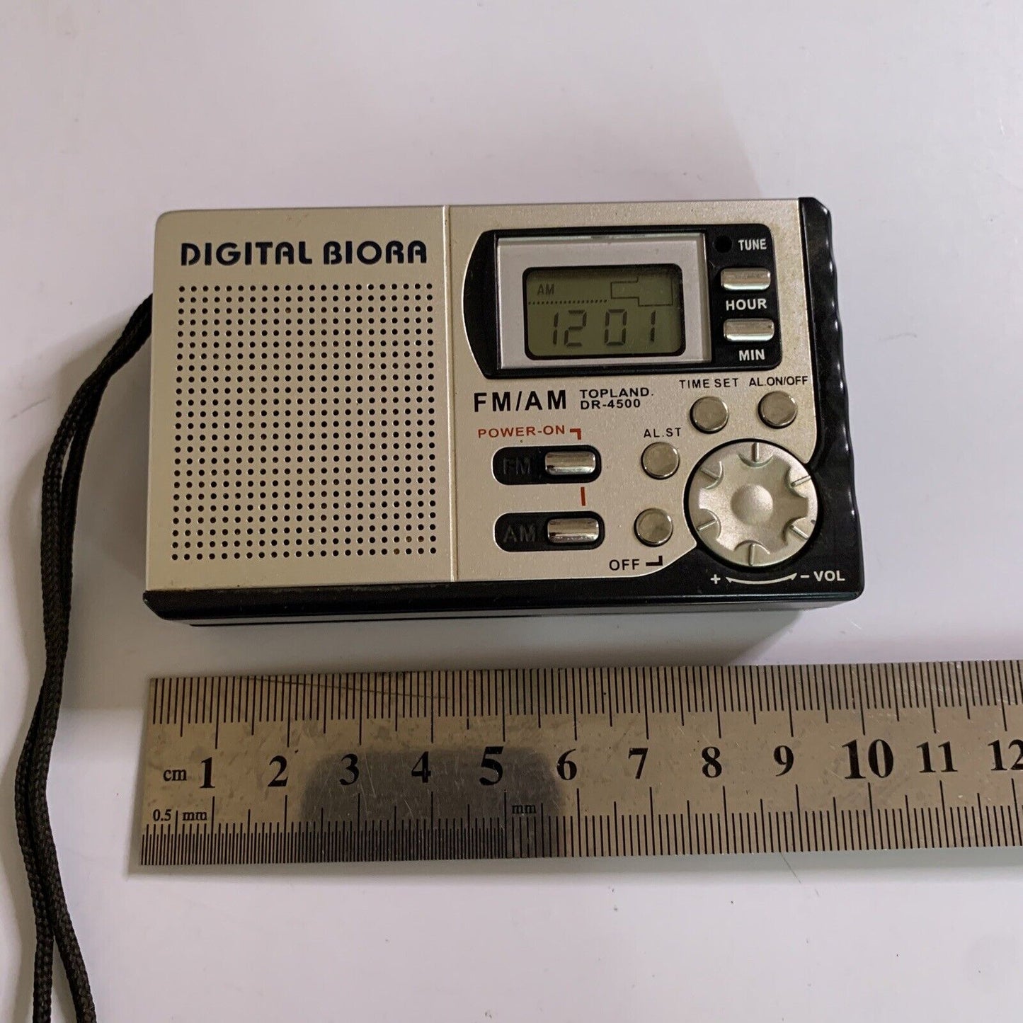 Portable Topland AM/FM Radio With Alarm Clock with Speaker DR-4500