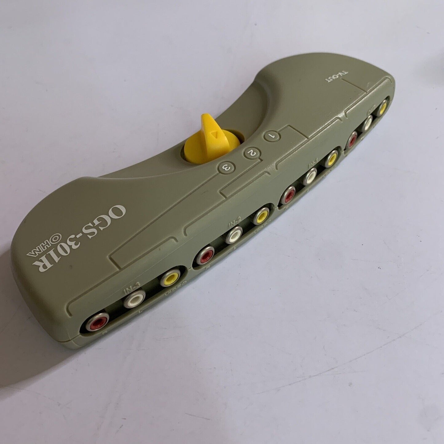 Ohm AV RCA Selector 1 to 3 Selector Switcher OGS-301R – Retro Unit