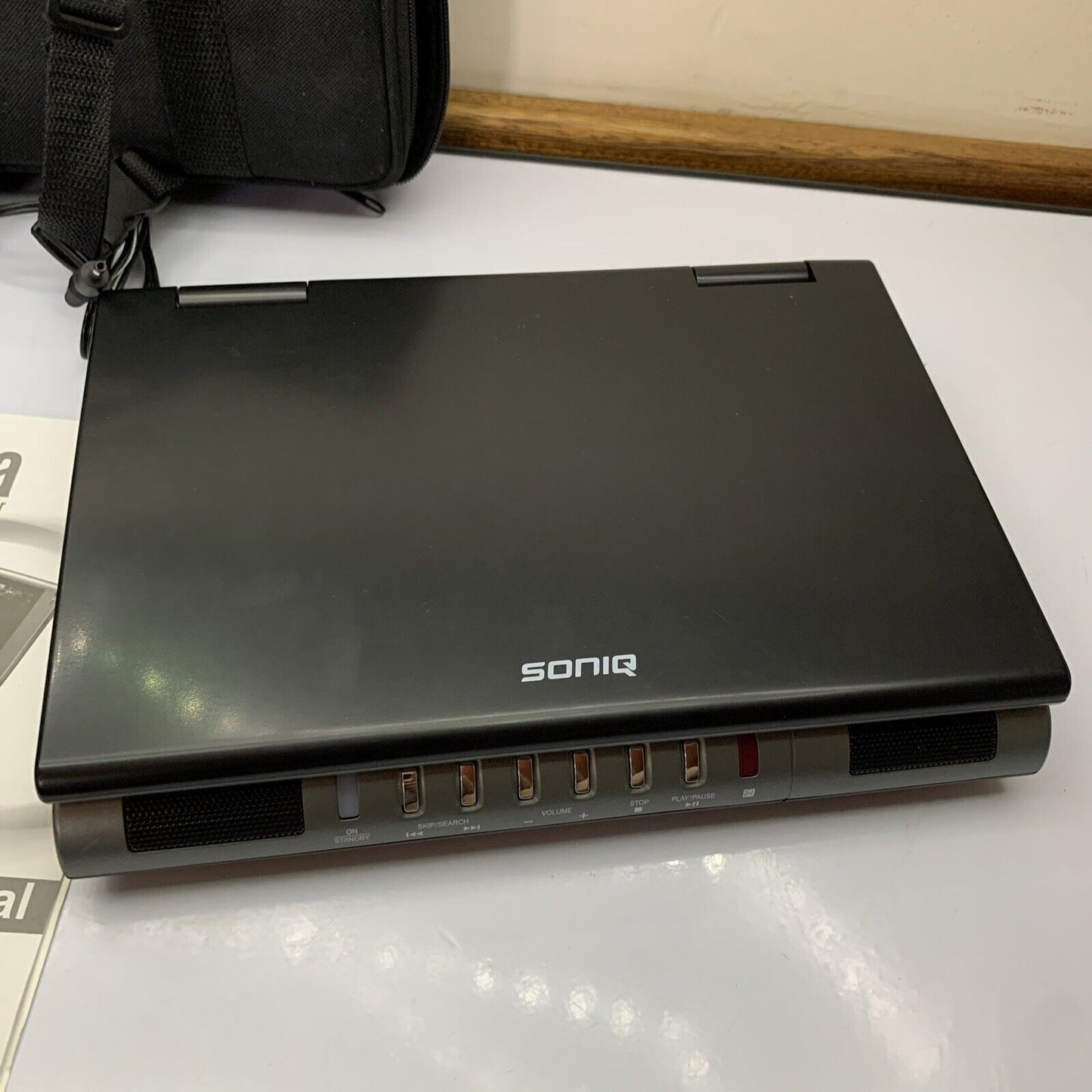 Soniq 9" Portable DVD Player QMD90B/2 Region 4