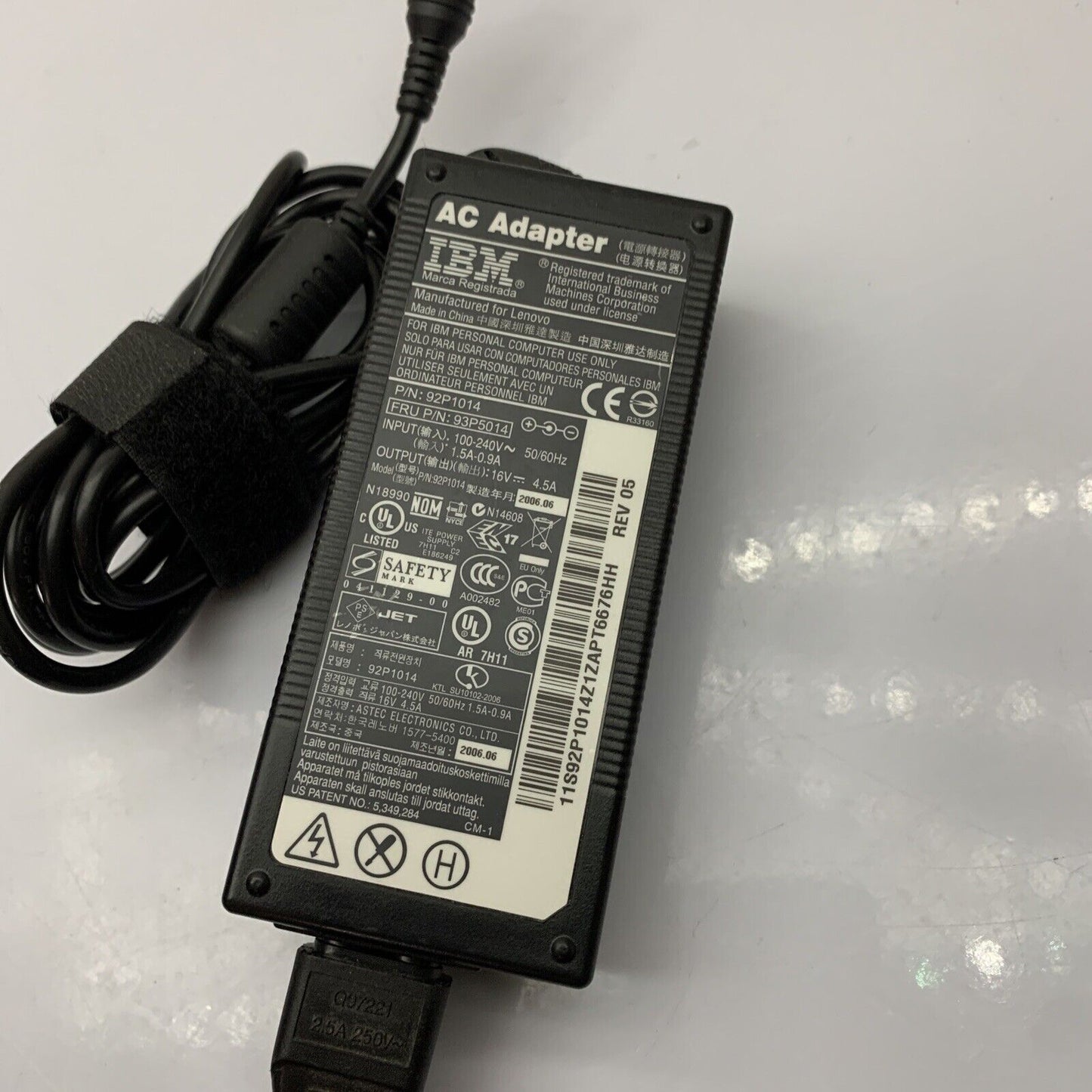 Genuine IBM ThinkPad AC Adapter 16V 4.5A Laptop Power Supply 92P1014