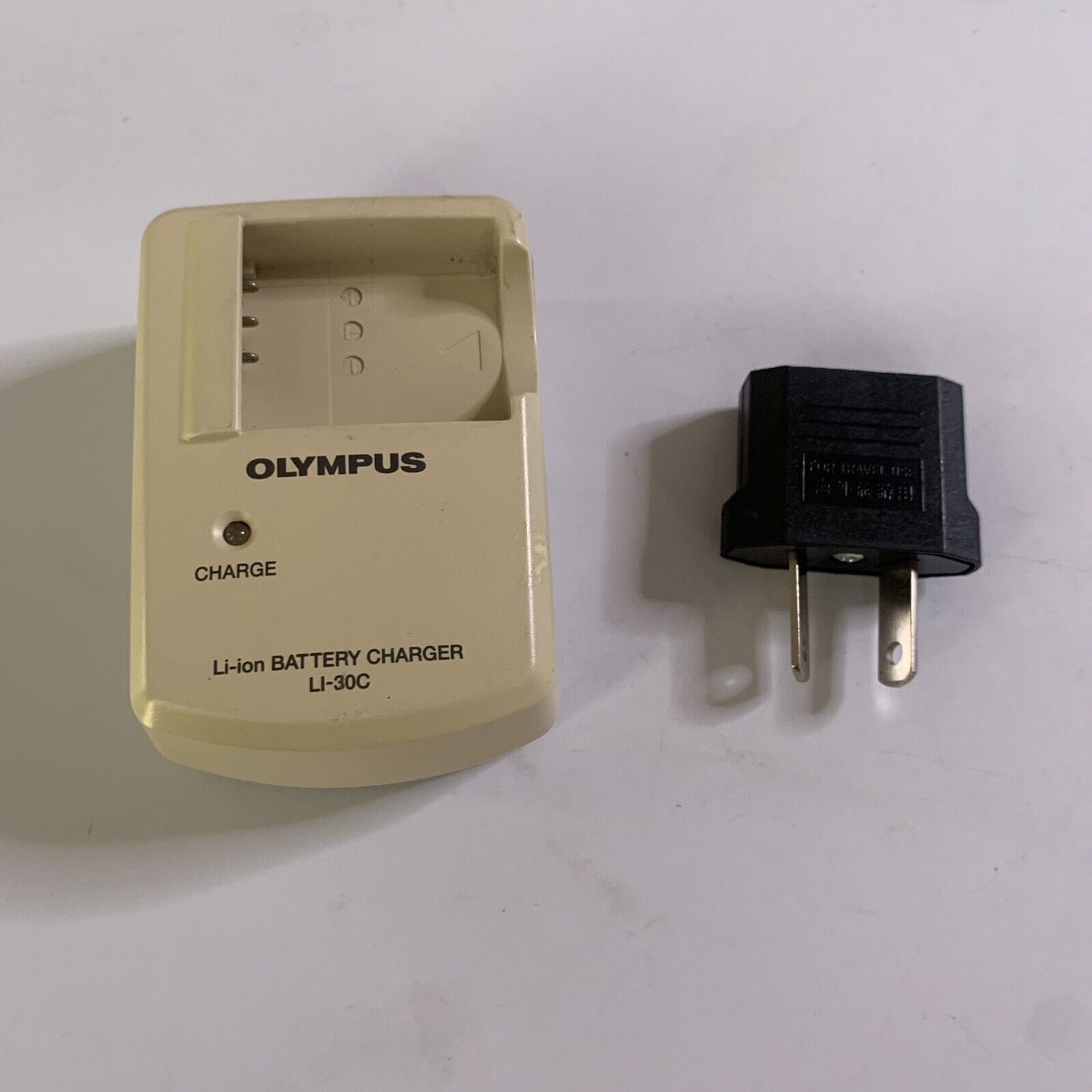 Genuine Olympus Battery Charger LI-30C for LI-30B Battery