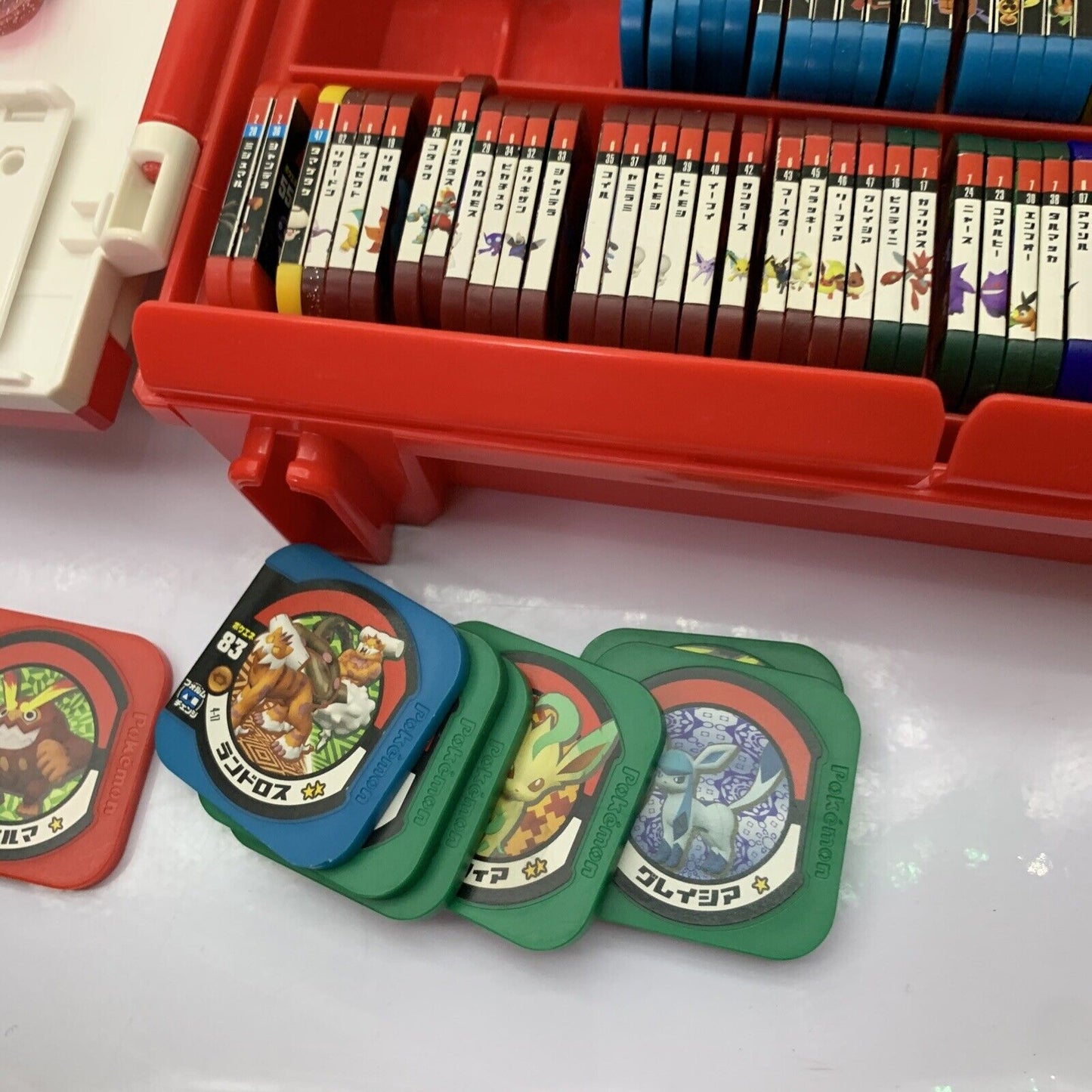 Genuine Pokemon Tretta With 93 Token Cards And Collector's Carry Case 2013