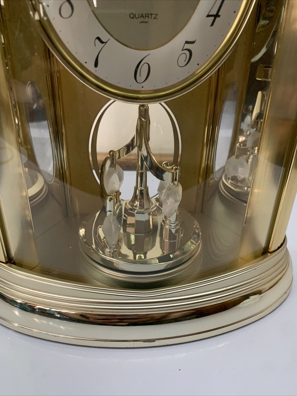 Citizen Quartz Shelf Clock with Rotating Pendulum 4636 Made In Japan