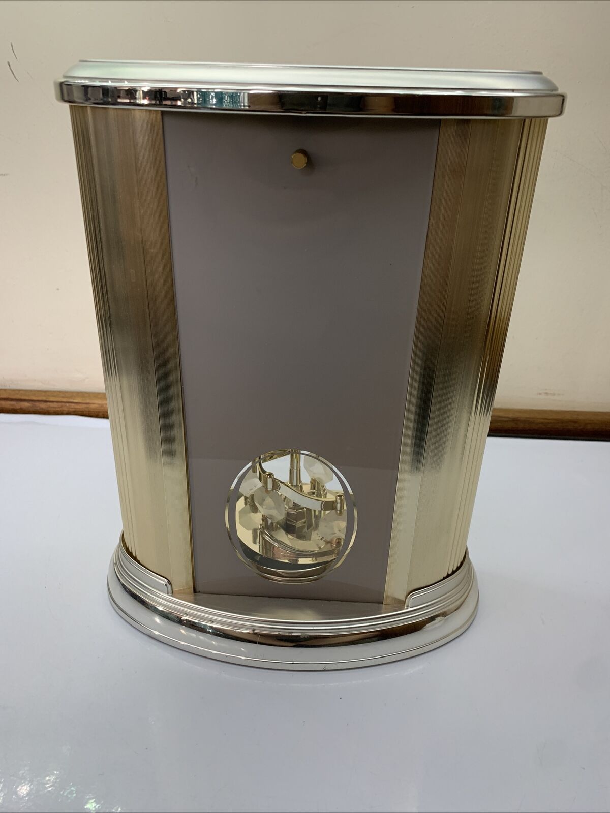 Citizen Quartz Shelf Clock with Rotating Pendulum 4636 Made In Japan